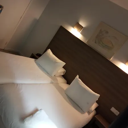 Hotel Du Globe 18 Paris