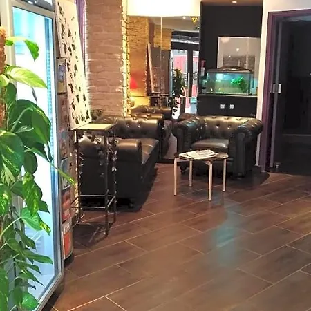 Du Globe 18 Szálloda 2*