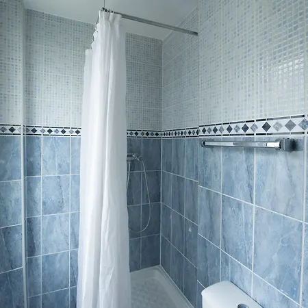 Отель Du Globe 18 Париж