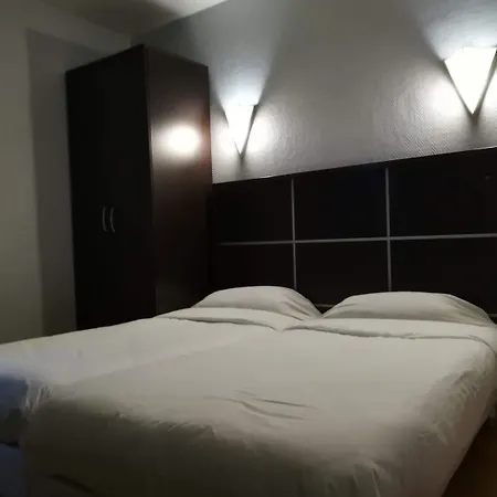 Du Globe 18 Париж