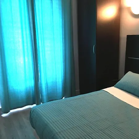 Du Globe 18 2* Париж