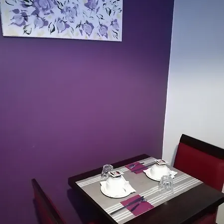 Du Globe 18 Отель 2*